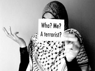 El terrorista no tiene Dios ni principios éticos-Paremos la islamofobi.jpg